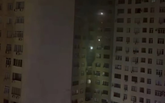 Bakıda çoxmərtəbəli binadakı yanğın söndürüldü, sakinlər təxliyə edildi- VİDEO (YENİLƏNİB)